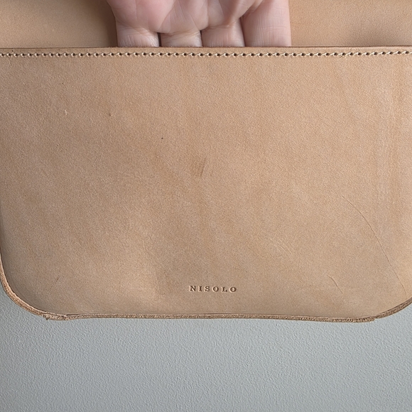Nisolo Natural Tan Leather Crossbody - Picture 5 of 17
